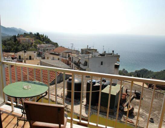 Hotel Pansion Alexandros Pelekas Habitación foto